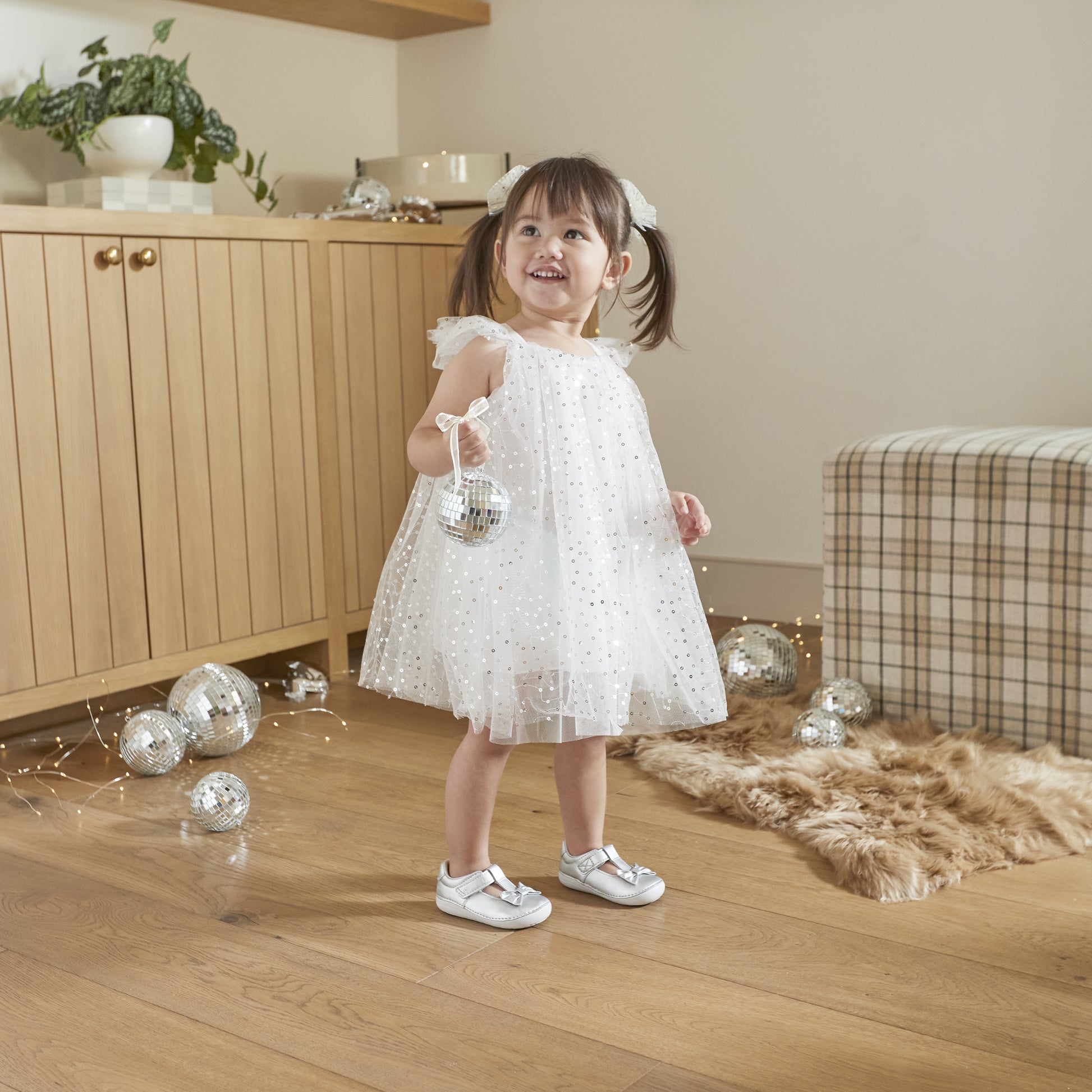 soft-motion-ashtyn-mary-jane-littlekid__Silver_9