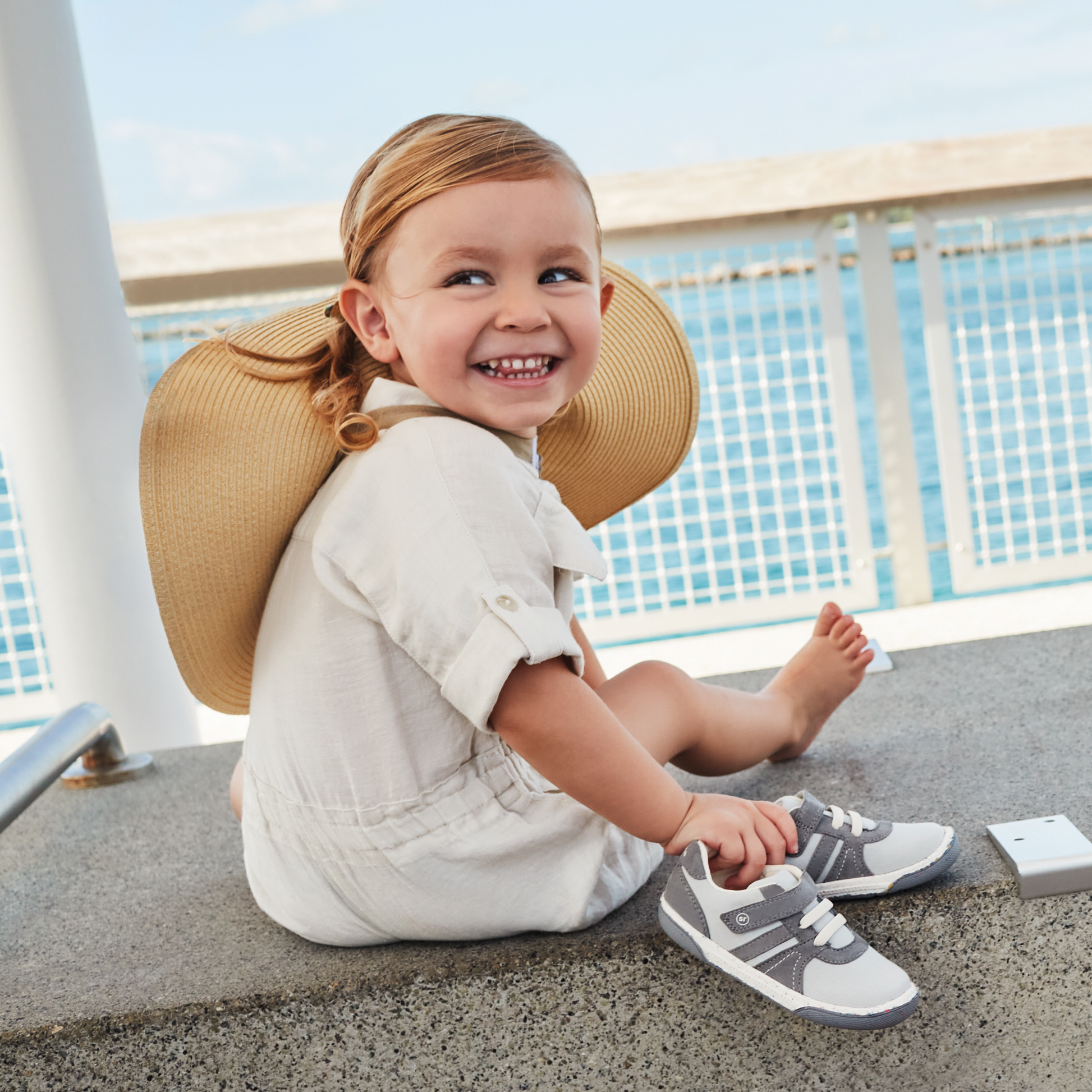 fern-sneaker-littlekid-light-grey__Light Grey_9